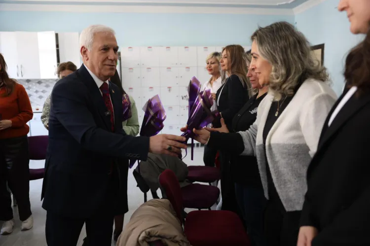 Arkadaşlarına söz verdi, Başkan Bozbey’i sınıfa getirdi