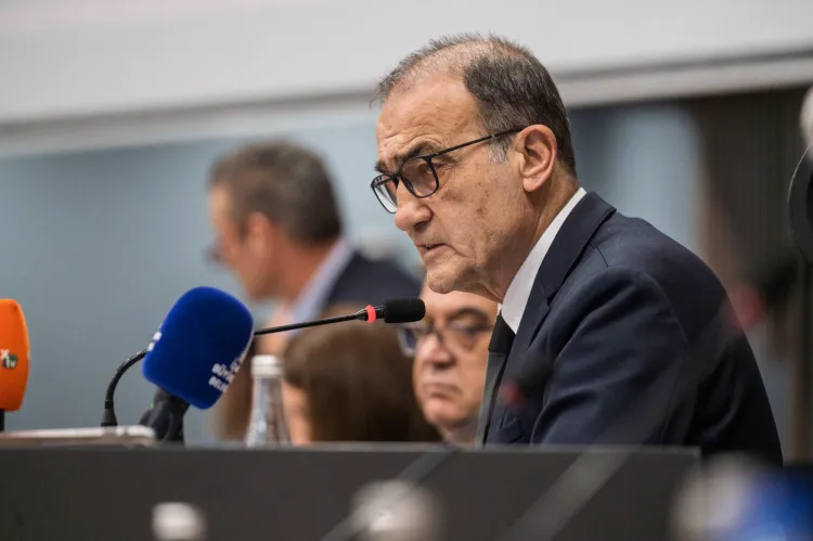 İzmir Büyükşehir Meclisi’nden Vakıflar’a tahliye isyanı