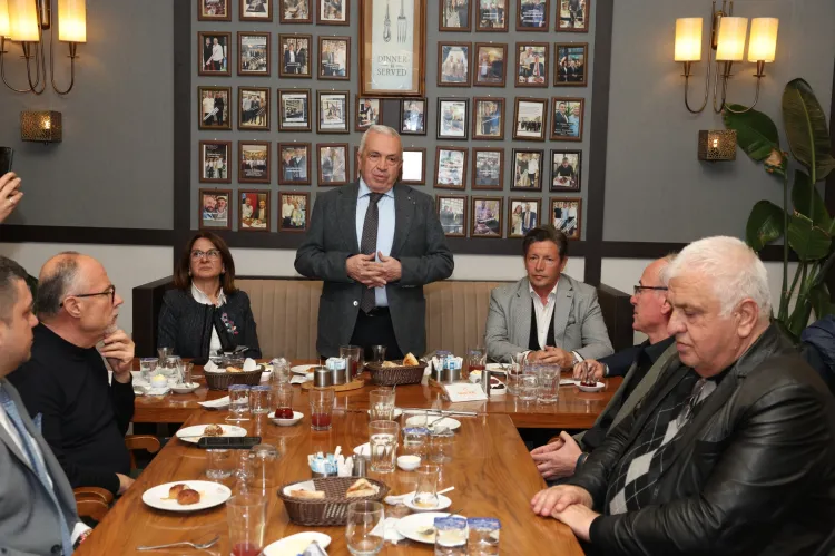 Bursa Nilüfer'de Başkan Özdemir'den amatör spor kulüpleri buluşması