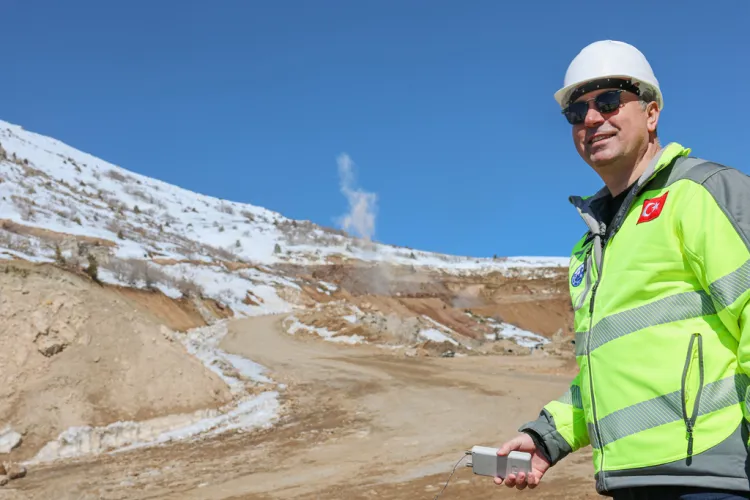 Sivas’ta Tecer Taş Kırma Tesisi yeni sezona başladı