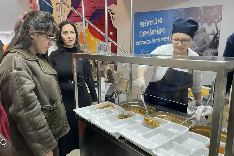 Bornova'da Gülşah Durbay Gençlik Merkezi’nde sıcak buluşma