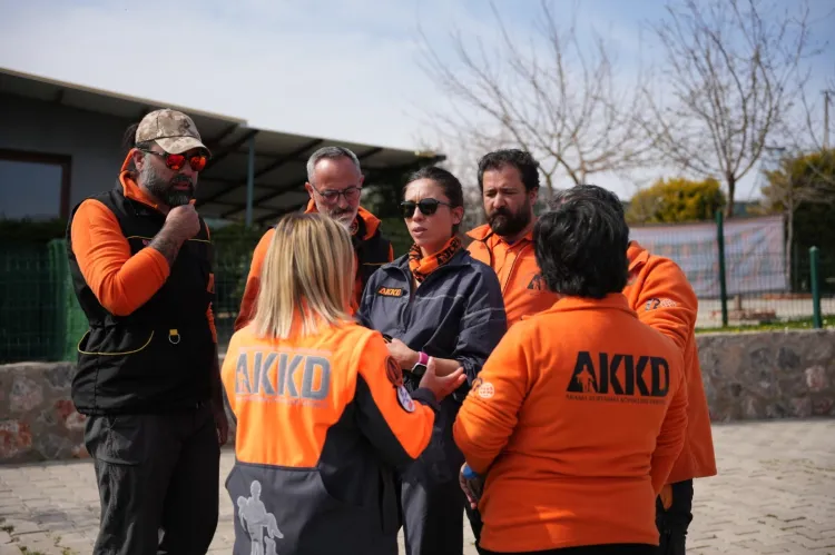 Arama kurtarma köpekleri afetlerin umut ışığı