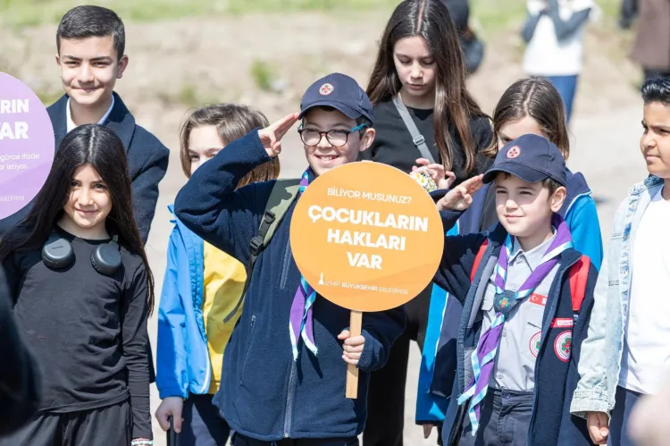 Çocuklara verilen söz tutuldu, fidanlar toprakla buluştu