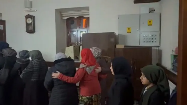 Pazaryeri’nde Kadir Gecesi’nde Sakal-ı Şerif’e yoğun ilgi