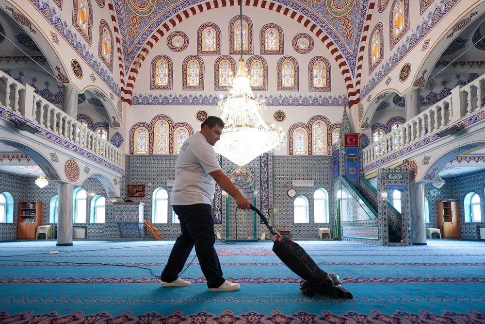 Maltepe’de ibadethaneler Ramazan Bayramı’na hazır