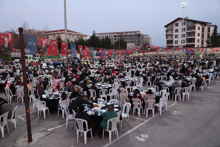 Bursa Ramazan bereketini paylaştıkça çoğalttı