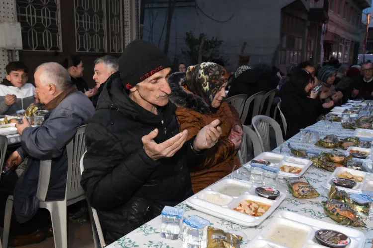 Bursa Osmangazi’de Ramazan’ın son sofrası Gülbahçe’de kuruldu