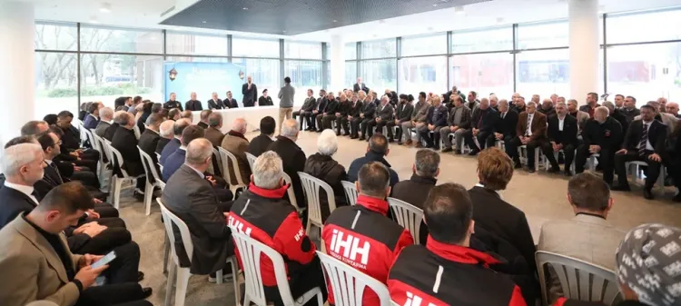 Bursa İnegöl’de protokol ve halk bayramlaştı