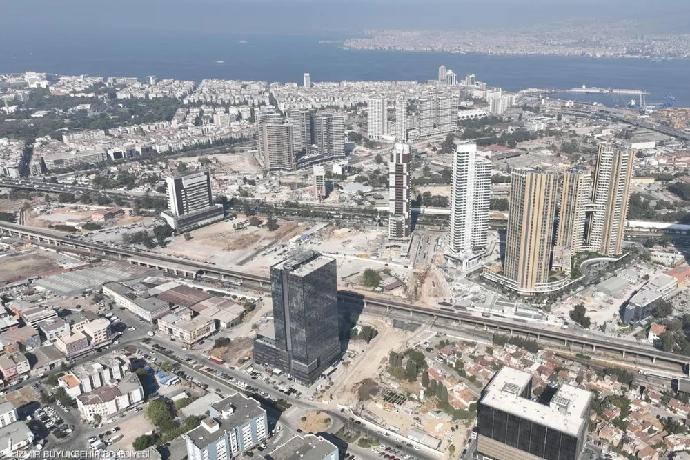 İzmir'de dev ulaşım projeleri tamamlanıyor