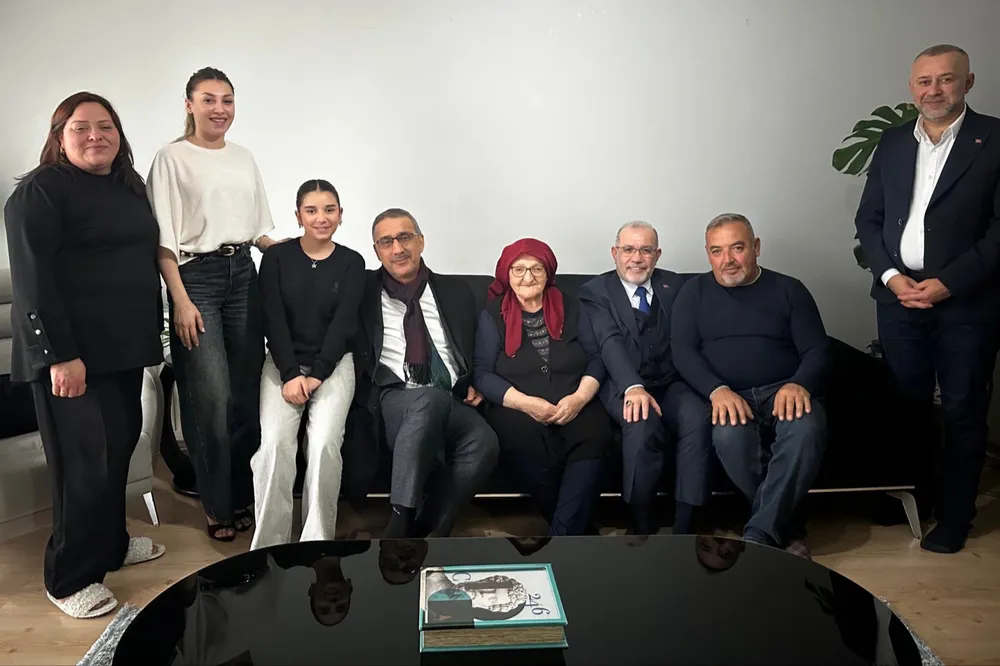 AK Parti Sakarya'dan şehit ailelerine vefa ziyaretleri