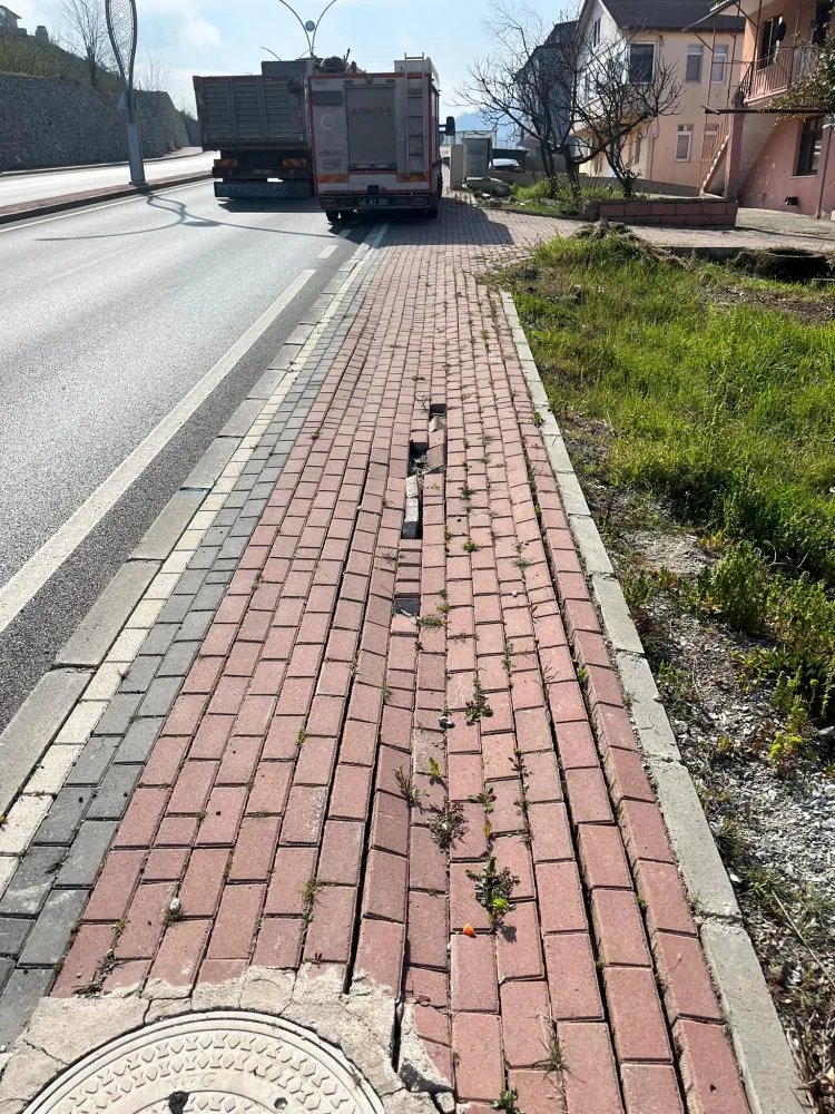 Başiskele’de tretuvar yenileme çalışmaları tamamlandı