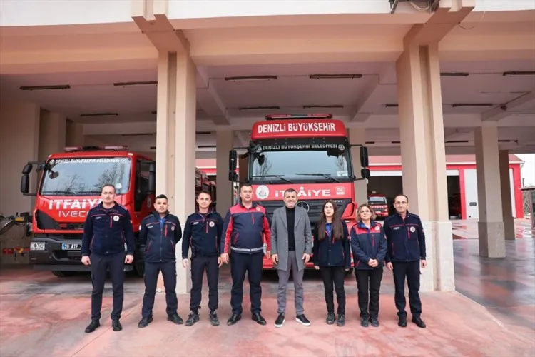 Denizli’de bayram mesaisindeki personele ve hastalara ziyaret