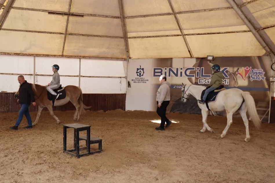 Kocaeli'de 230 çocuk binicilikle tanıştı