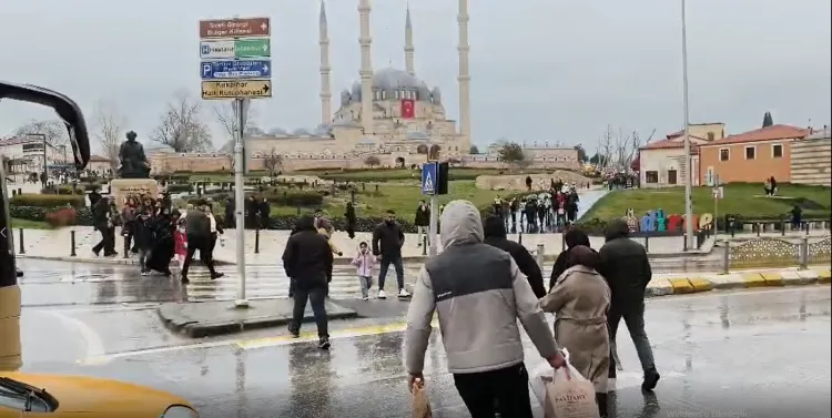 Edirne'de bayramda adım atacak yer kalmadı