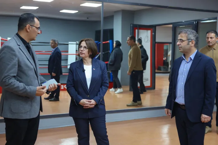 İstanbul Maltepe'de Köymen, spor yapan kadınlarla buluştu