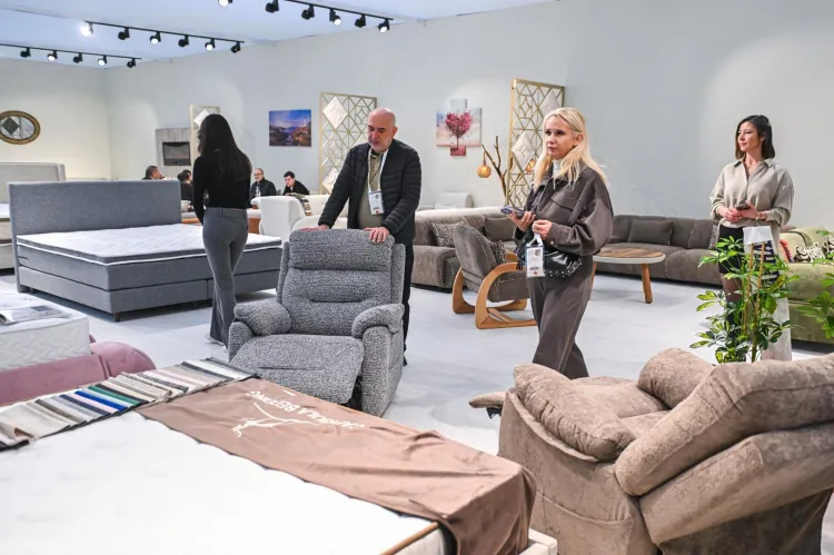 İZFURNEX 2026 İzmir Mobilya Fuarı kapılarını açtı