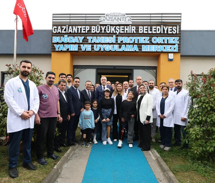 Bakan Işıkhan'dan Gaziantep'te o merkeze ziyaret