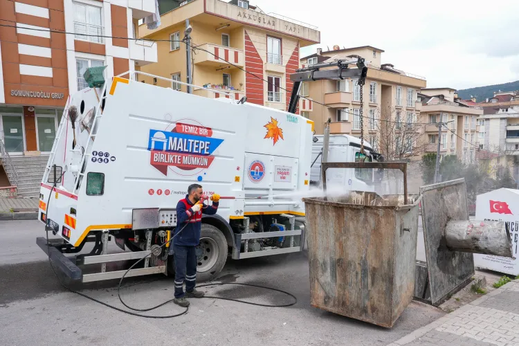 İstanbul Maltepe'de bahar temizliği
