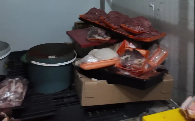 Çayırova Zabıtası'ndan halk sağlığını hiçe sayan işletmeye mühür