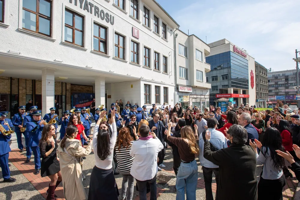 Bursa'da 'Dünya Tiyatro Günü' kutlaması