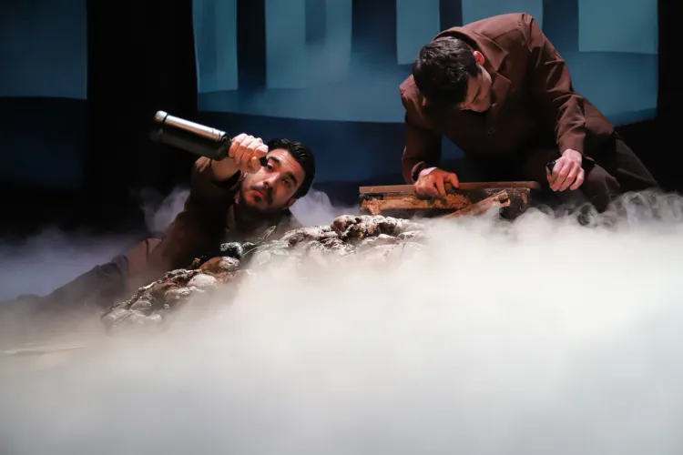 İzmir Bornova’da tiyatroya alkış