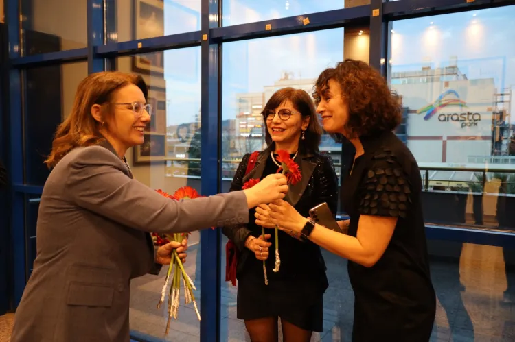 Kocaeli'de tiyatro için anlamlı kutlama