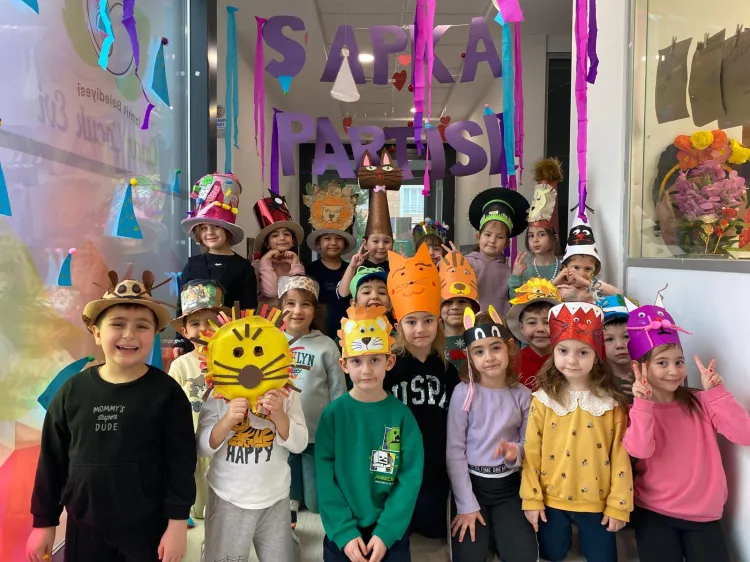 İzmit Çınar Çocuk Evleri’nde şapkalar konuştu