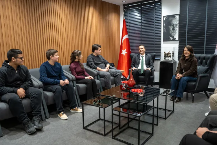 İzmir Bornova’da eğitime yatırım, başarıya ödül