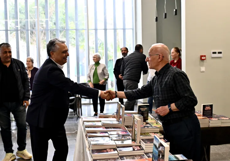 Başkan Uysal’dan Gazipaşa Kitap Fuarı'na ziyaret