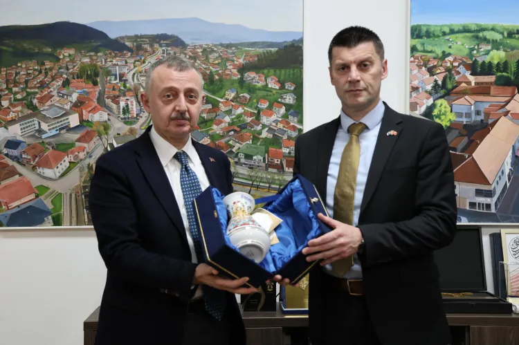 Başkan Büyükakın Bosna Hersek’te soydaşlarla iftar açtı