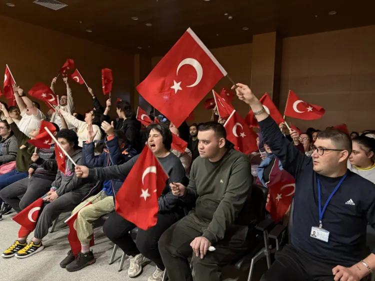 Kocaeli'de Beyaz Kalpler Mehmet Akif Ersoy’u andı