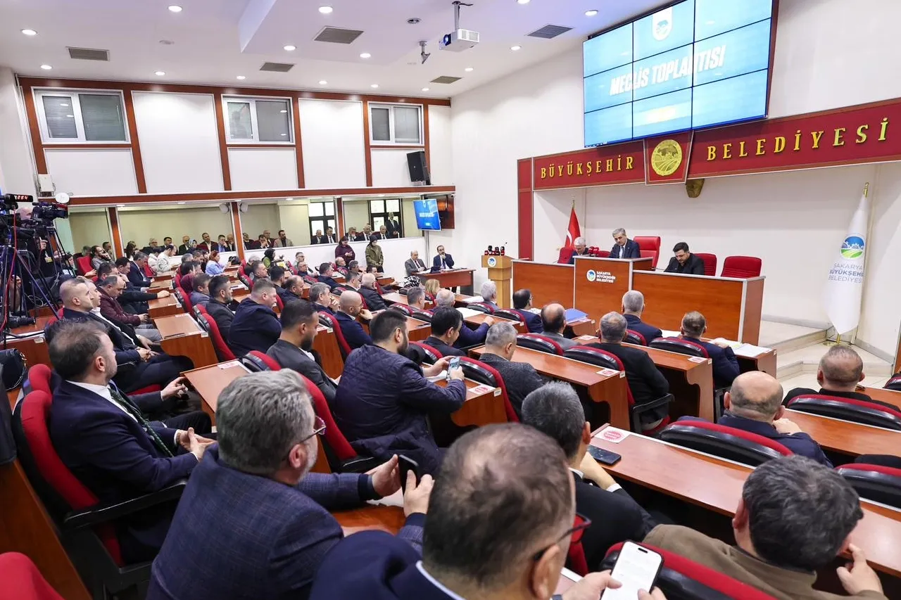 Sakarya'da Başkan Alemdar, hizmetleri sıraladı, uyum vurgusunu yineledi