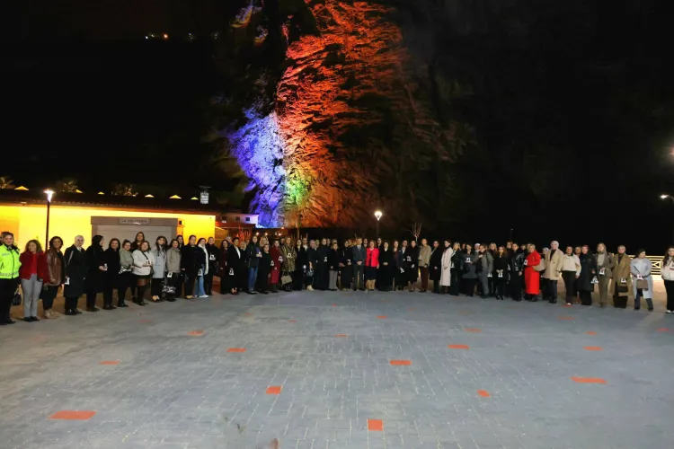 Artvin Valisi Ergün kadın personellerle iftarda buluştu