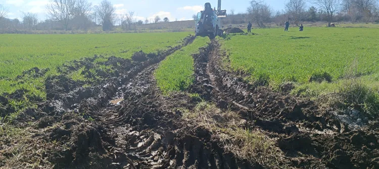 Pazaryeri’nde 'yüksek gerilim' tarım arazilerini zora soktu!